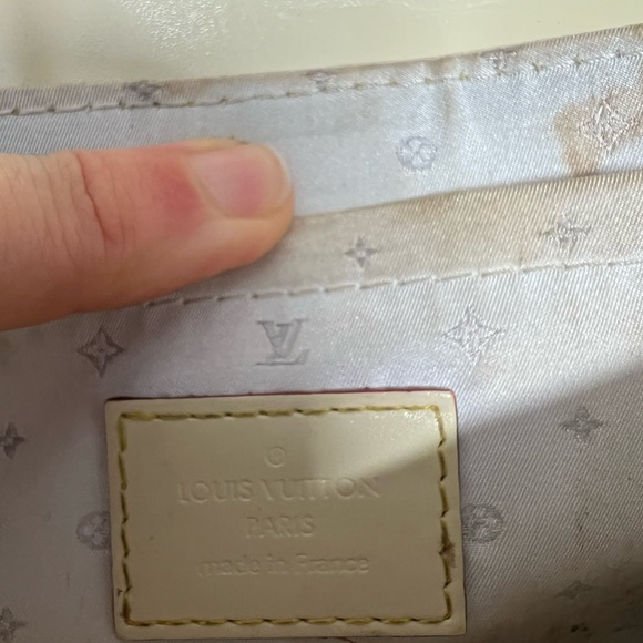 Louis Vuitton | Suhali Le Precieux White Pochette - Picture 9 of 11